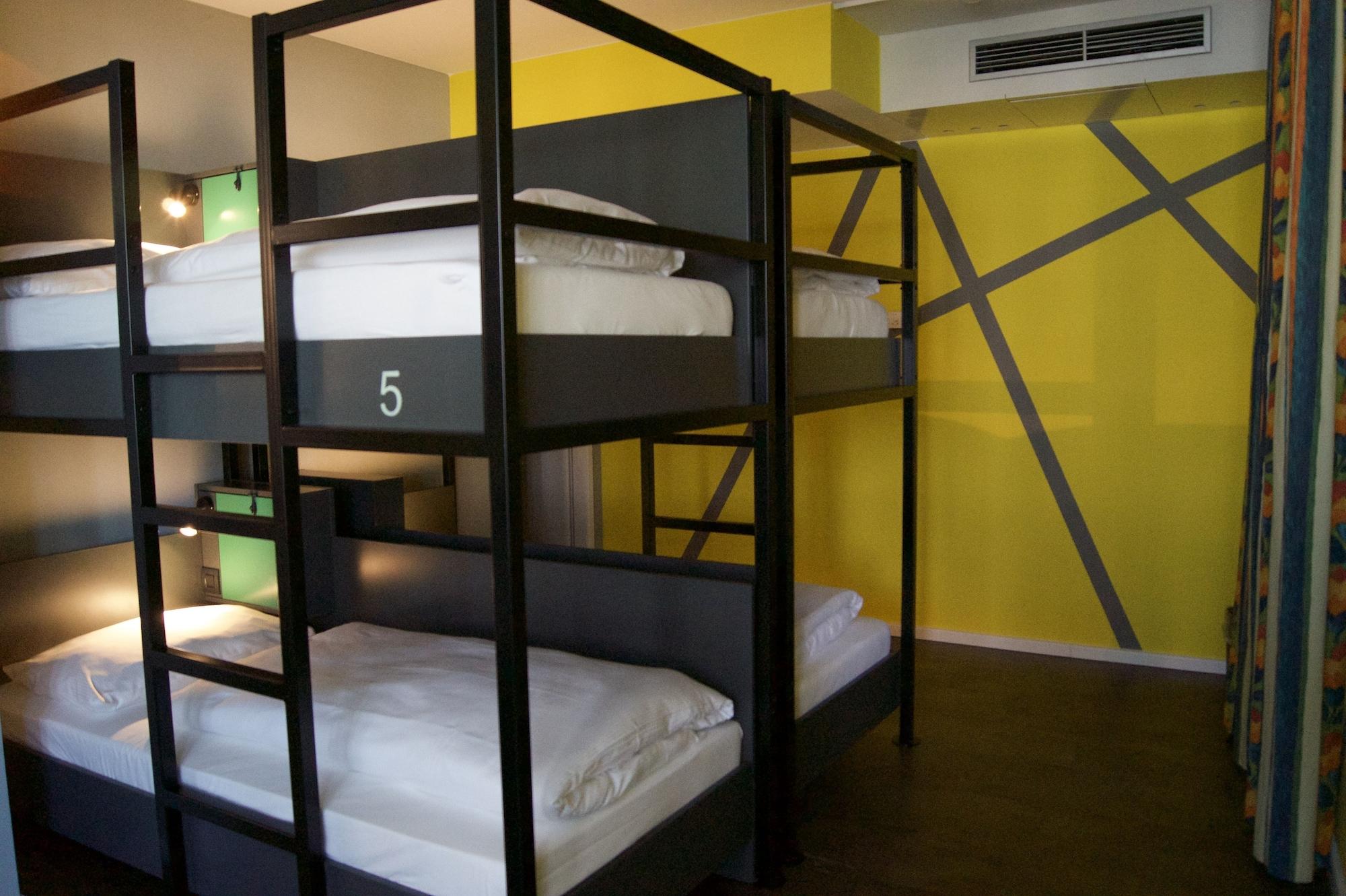 Albergue Grand Urban *
